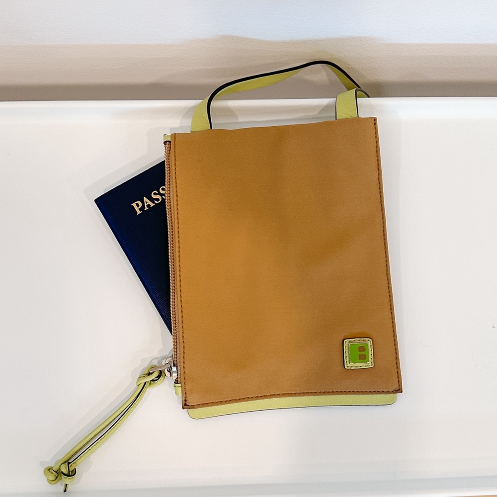 NWOT Bally travel pouch in tan / light green